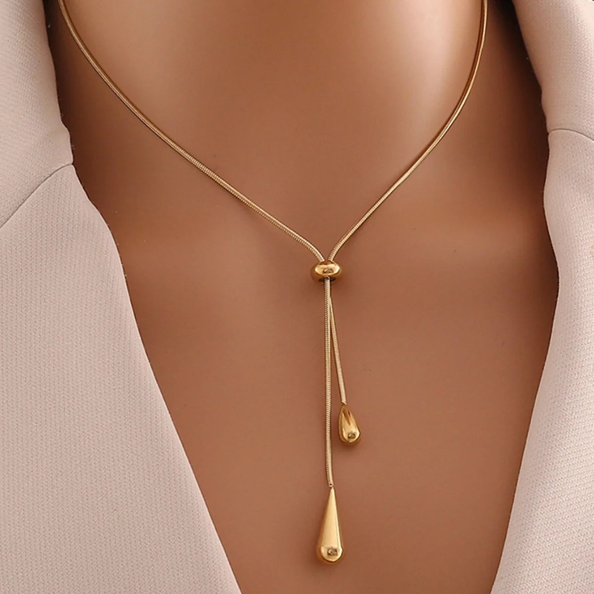 LUXUKISSKIDS Teardrop Necklaces Non-Fading Unique Design Waterdrop Pendant Necklace for Women Fashion Minimalist Chic Accessorie