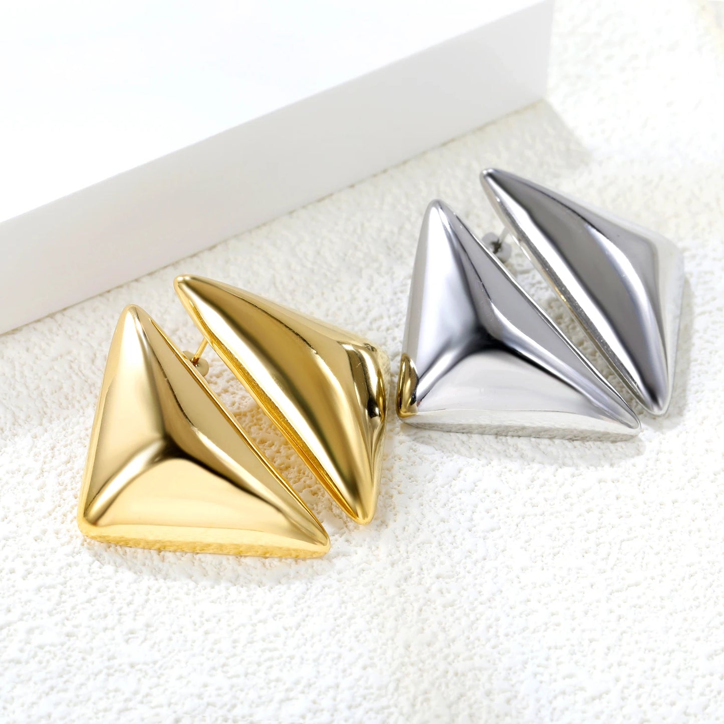 Large Geometric Stud Earrings – 18K Gold-Plated Stainless Steel Round Piercing Earrings for Women