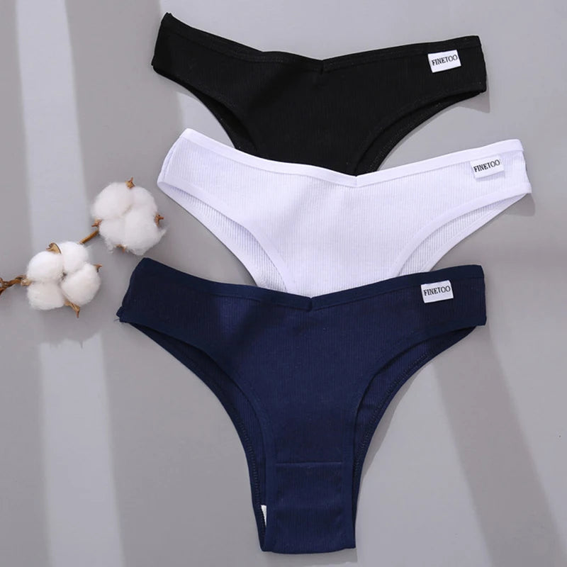 3-Pack Seamless Cotton Brief Panties – Breathable Low-Rise Underwear for Women (M–XL, 28 Color Sets)