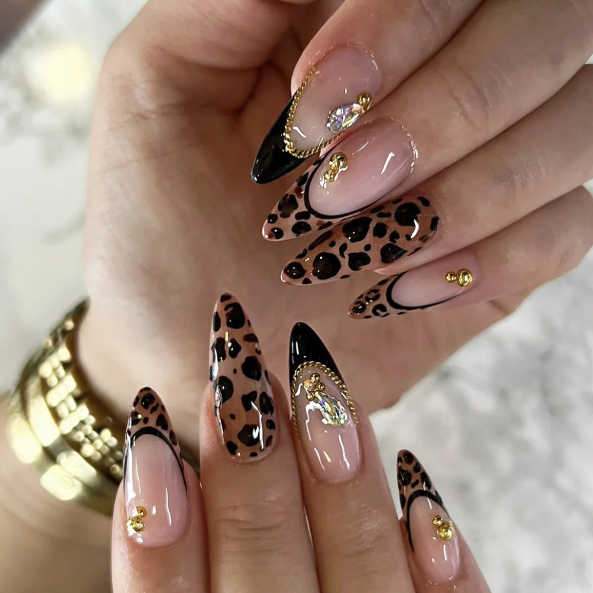 Pink Floral Press-On Nails – Almond Flower Designs, 24 Pieces