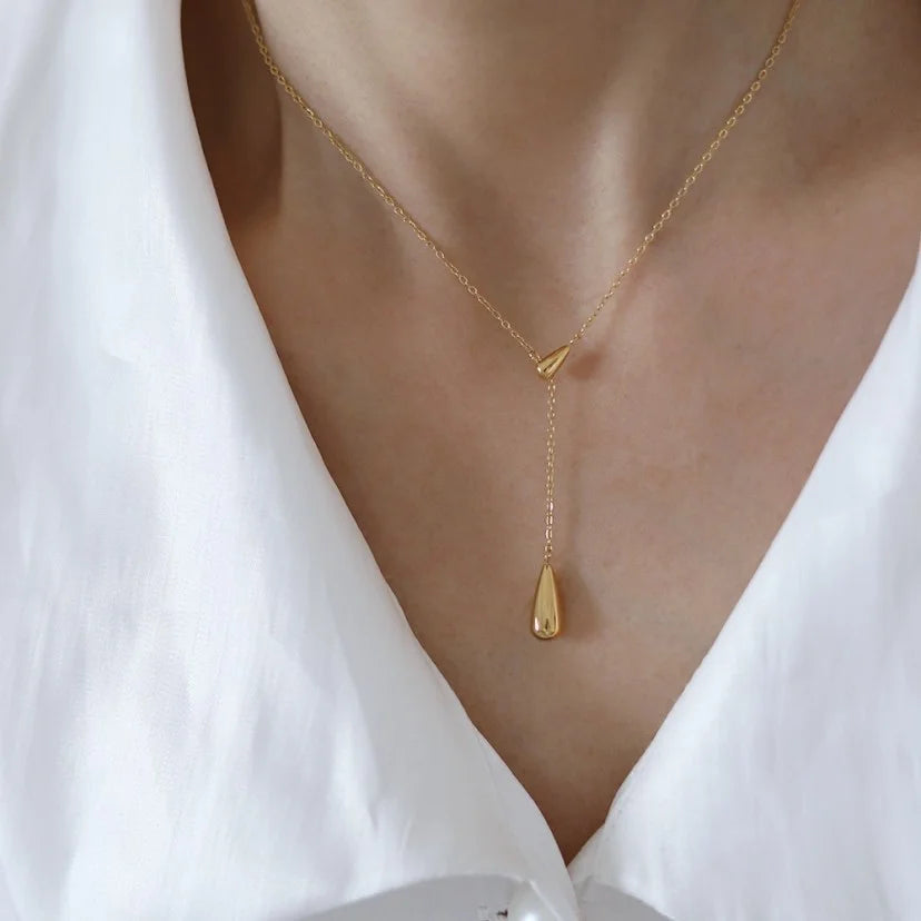 LUXUKISSKIDS Teardrop Necklaces Non-Fading Unique Design Waterdrop Pendant Necklace for Women Fashion Minimalist Chic Accessorie