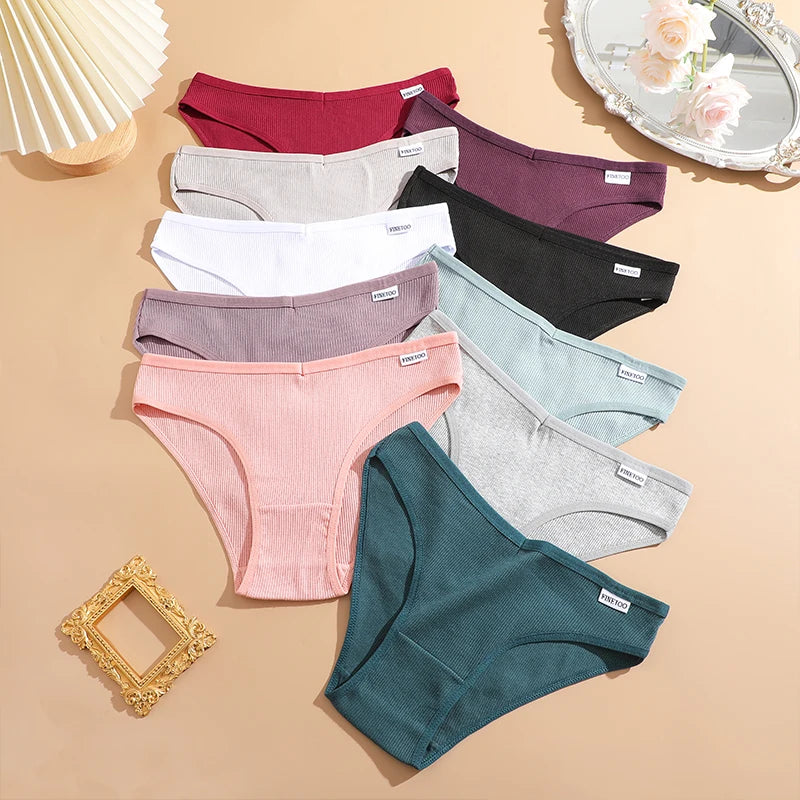 3-Pack Plus Size Cotton Brief Panties – Soft Breathable Low-Rise Underwear for Women (M–4XL, 11 Color Sets)