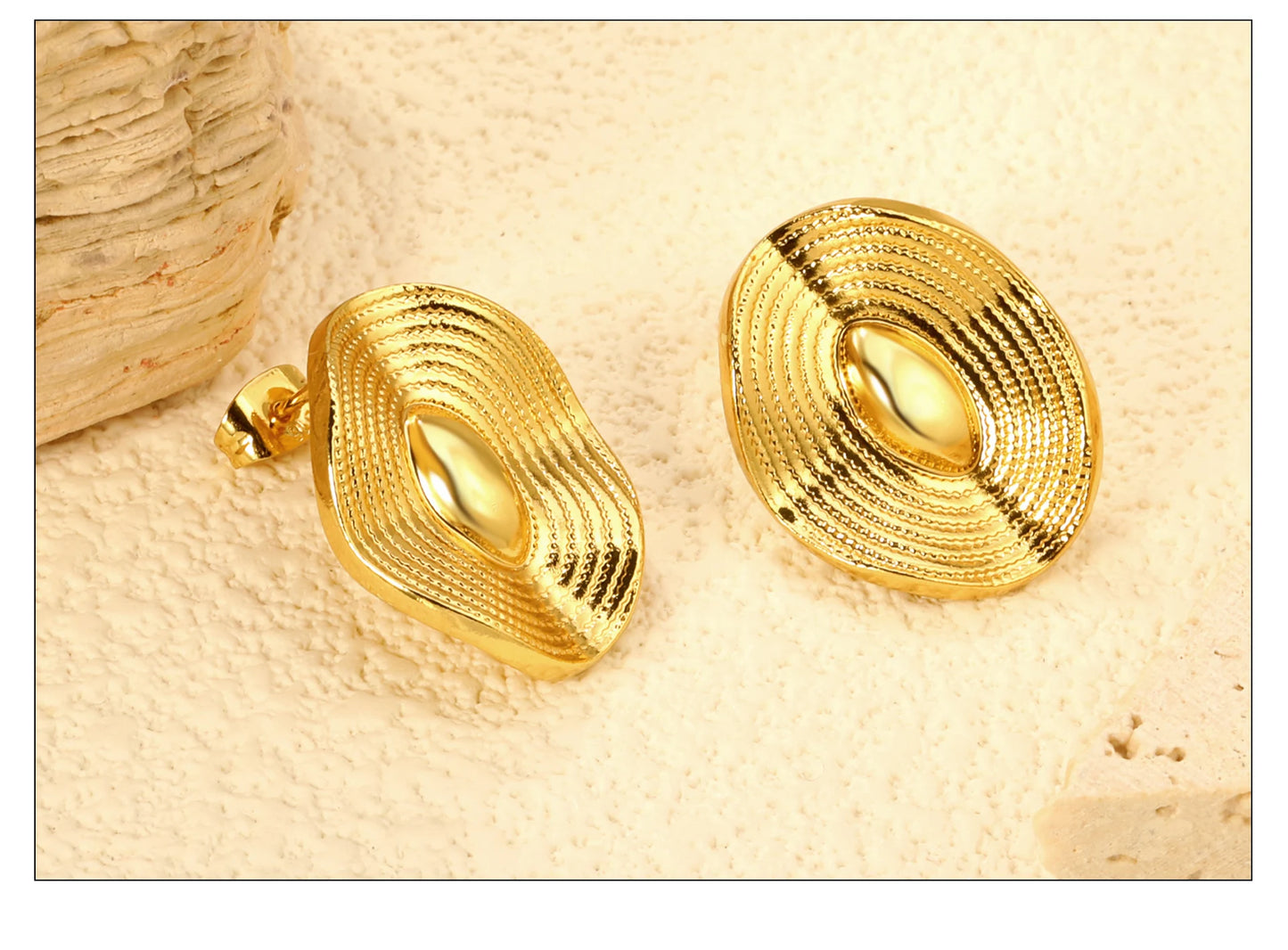Round Stud Earrings – 18K Gold-Plated Geometric Stainless Steel Piercing Earrings for Women