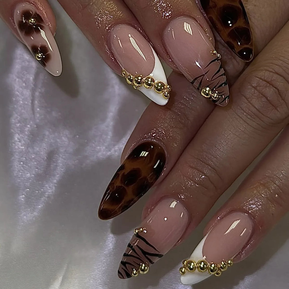 Short Almond Press-On Nails with Glue - Butterfly & Floral Glitter, 24 Pieces