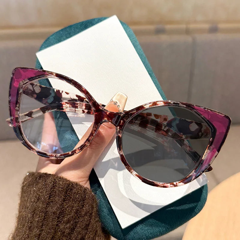 Cat-Eye Photochromic Myopia Glasses | Five Frame Colors