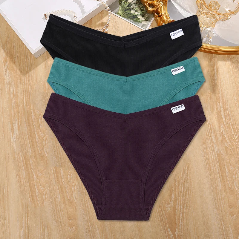3-Pack Plus Size Cotton Brief Panties – Soft Low-Rise Everyday Underwear for Women (M–4XL, 18 Color Sets)