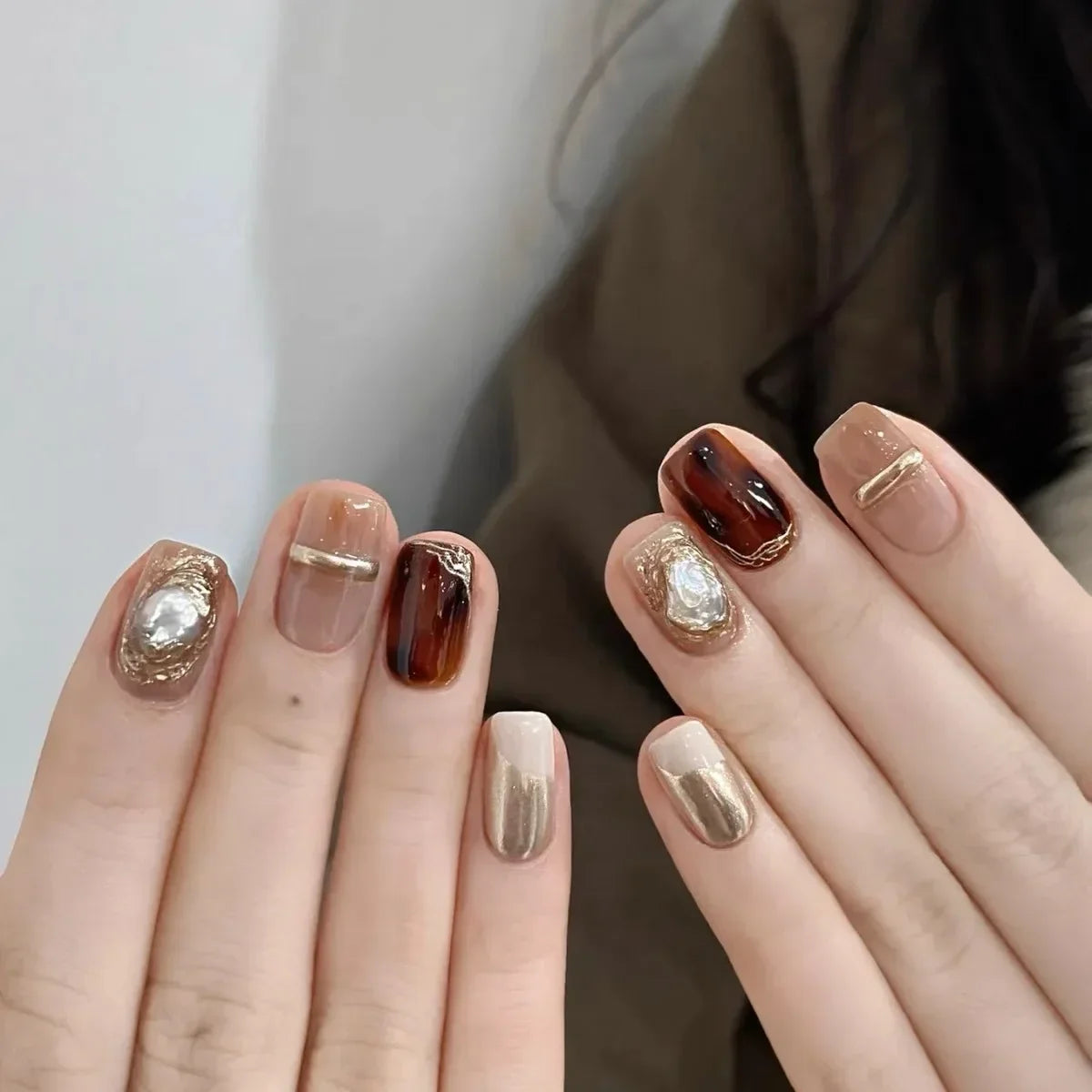 Short Caramel Press-On Nails – Handmade Leopard & Amber Designs, 10 Pieces
