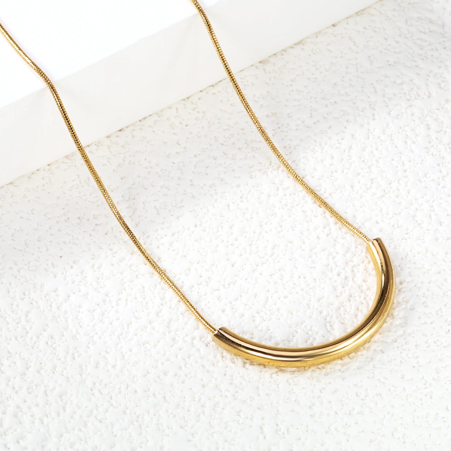 Snake Bone Chain Choker – French Statement Metal Tube Collar Necklace for Women