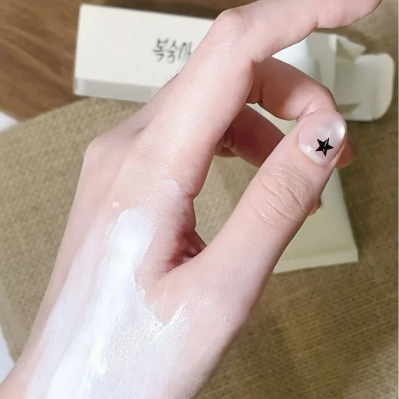 Korean Rice Essence Sunscreen – UV Protection, Moisturizing & Makeup Primer