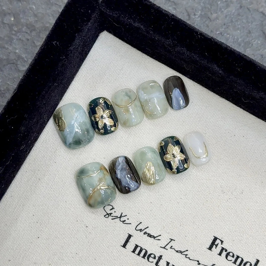 Short Caramel Press-On Nails – Handmade Leopard & Amber Designs, 10 Pieces