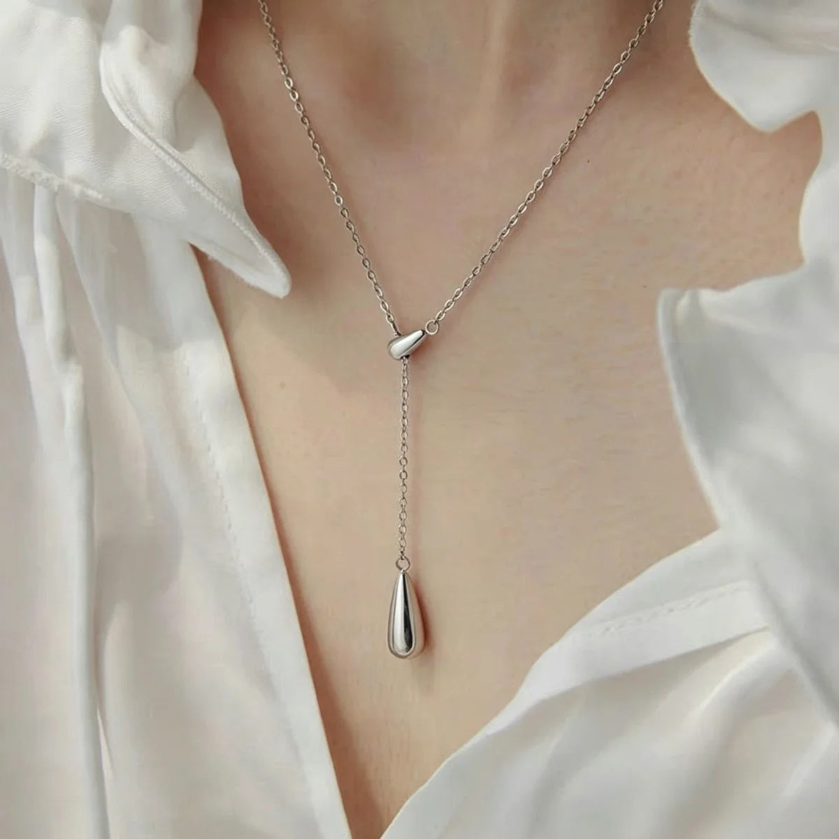 LUXUKISSKIDS Teardrop Necklaces Non-Fading Unique Design Waterdrop Pendant Necklace for Women Fashion Minimalist Chic Accessorie
