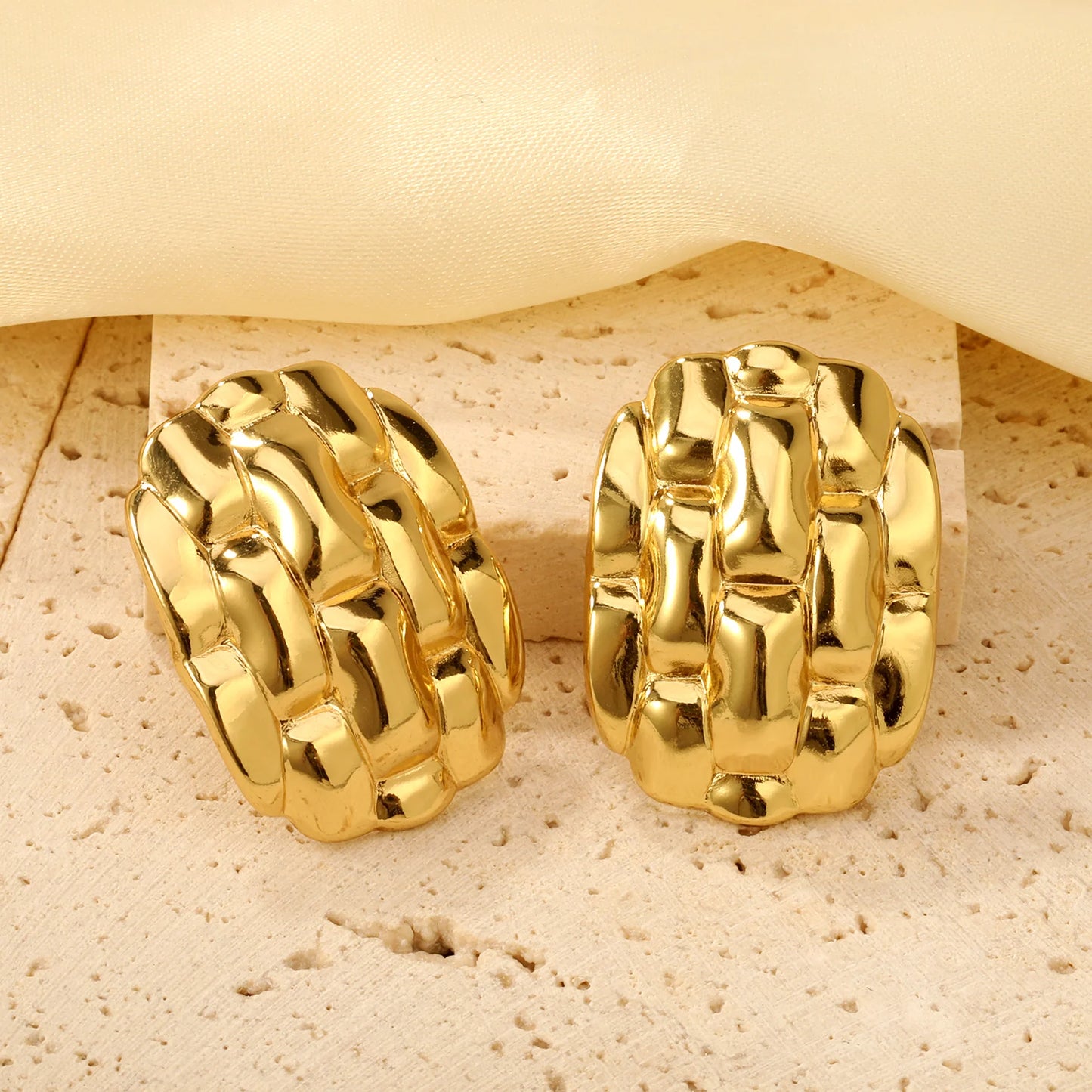 Round Stud Earrings – 18K Gold-Plated Geometric Stainless Steel Piercing Earrings for Women