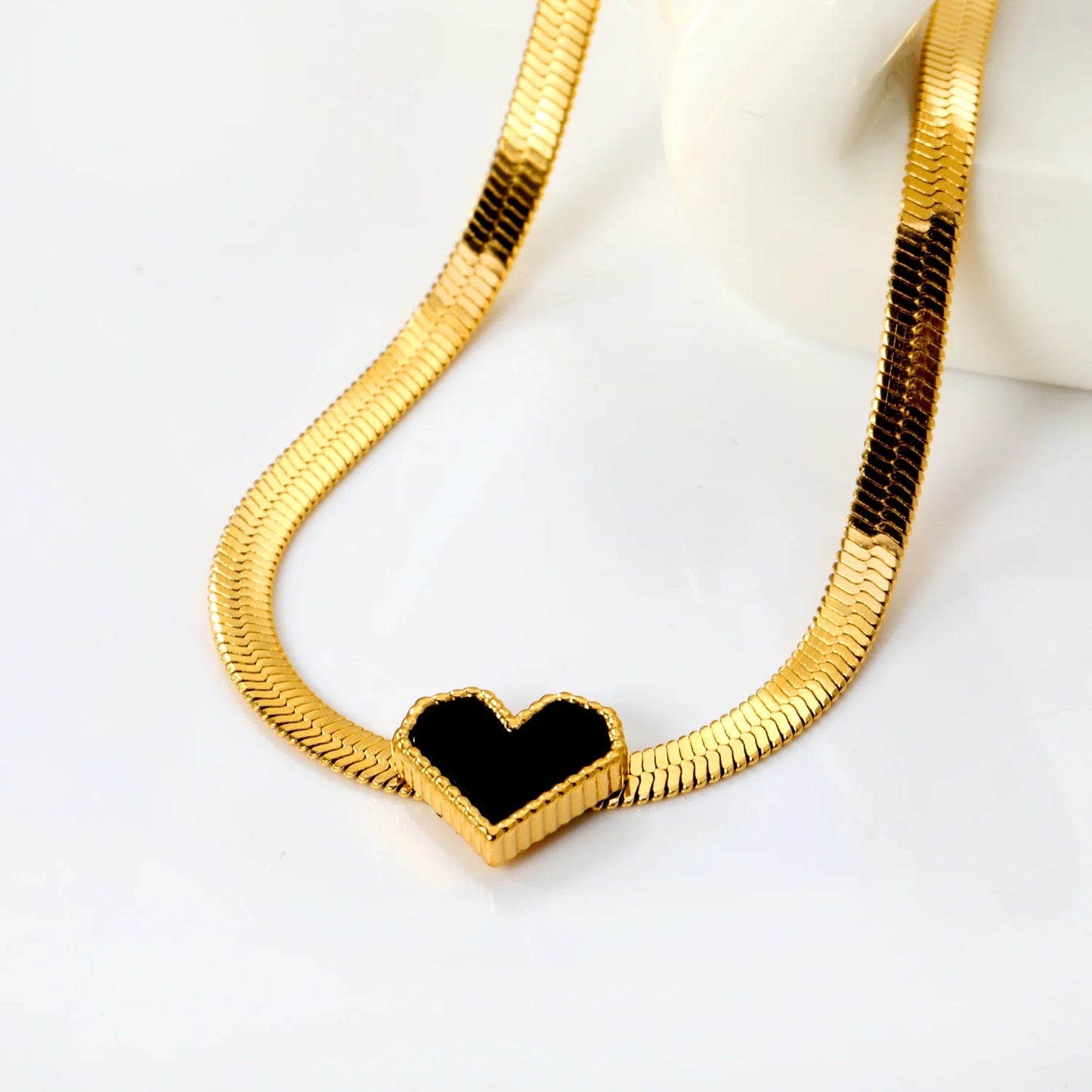 LUXUKISSKIDS Teardrop Necklaces Non-Fading Unique Design Waterdrop Pendant Necklace for Women Fashion Minimalist Chic Accessorie