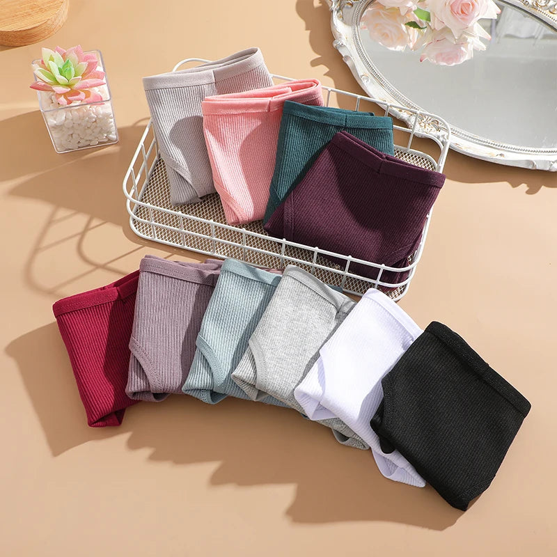 3-Pack Plus Size Cotton Brief Panties – Soft Breathable Low-Rise Underwear for Women (M–4XL, 11 Color Sets)