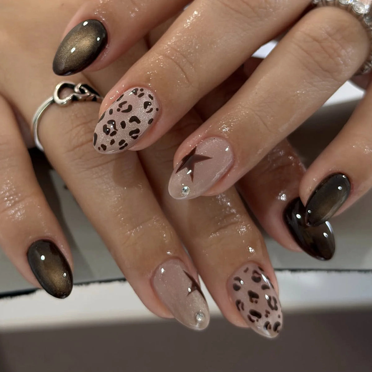 Short Blush Pink Press-On Nails with Glue – Oval Designs, 24 Pieces