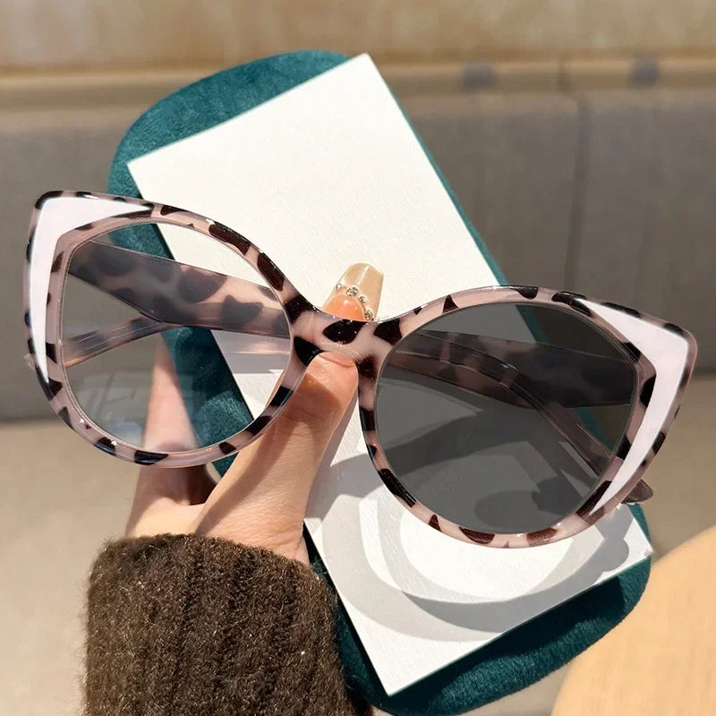 Cat-Eye Photochromic Myopia Glasses | Five Frame Colors