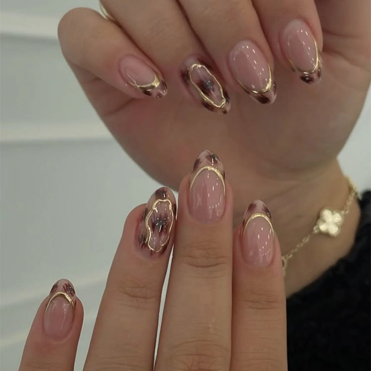 Short Almond Press-On Nails with Glue - Butterfly & Floral Glitter, 24 Pieces