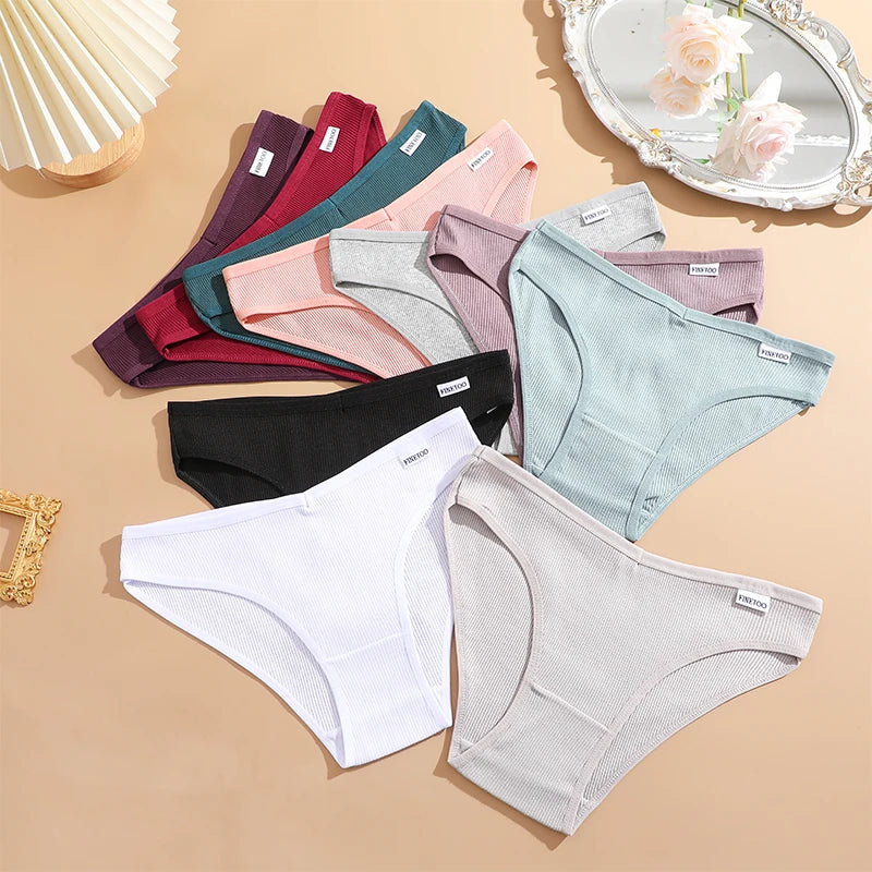 3-Pack Plus Size Cotton Brief Panties – Soft Breathable Low-Rise Underwear for Women (M–4XL, 11 Color Sets)