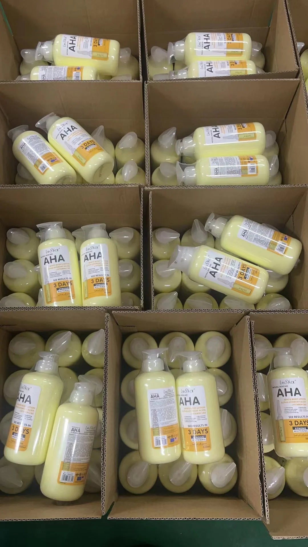 AHA + Vitamin C & E Whitening Body Lotion – Brightening, Exfoliating & Anti-Aging Body Cream (500ml)