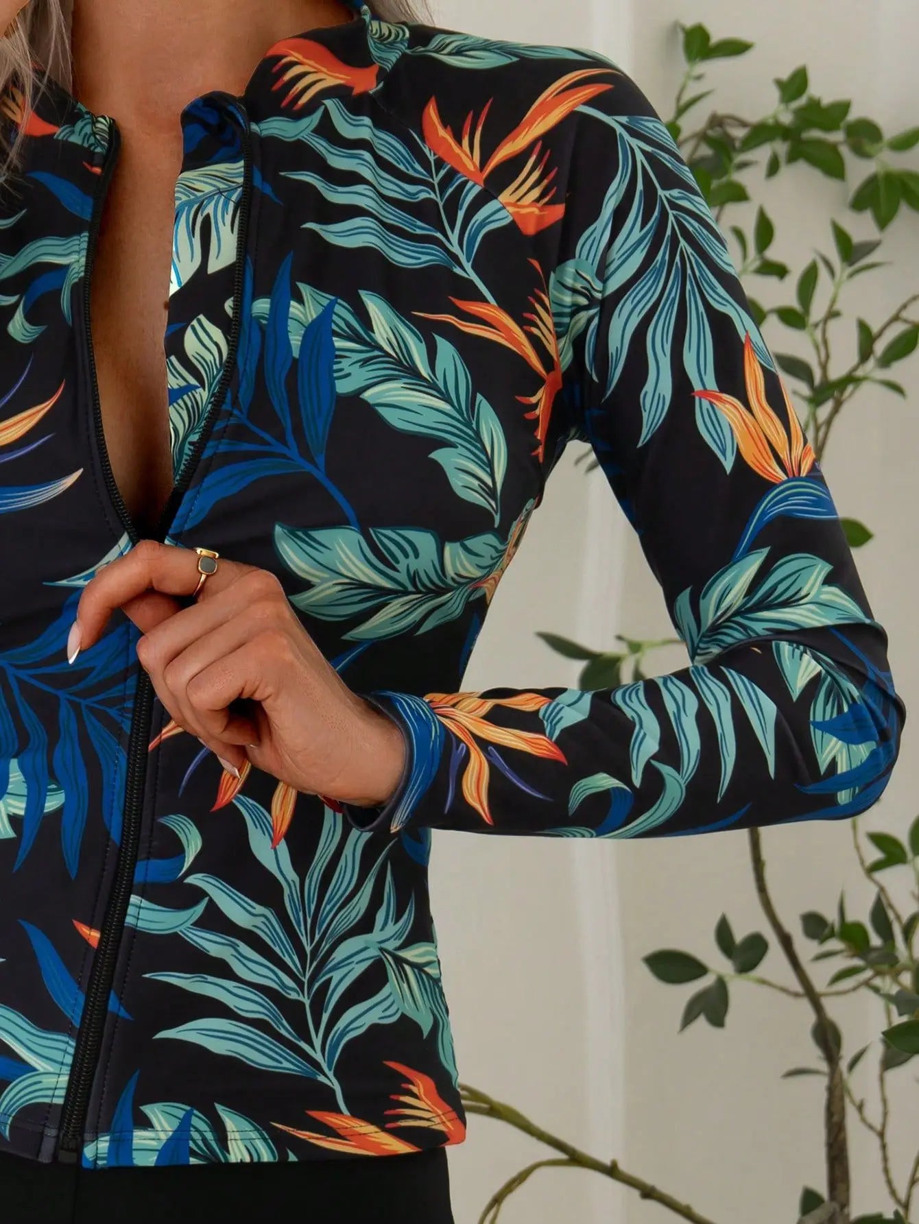 Tropical Leaf Print Tankini Set — Long Sleeve Zipper Top & High Waist Shorts | Women's Two-Piece Swimsuit