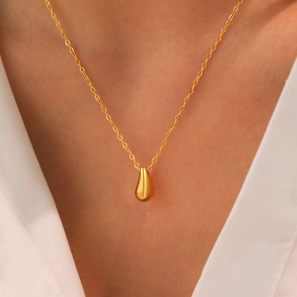 LUXUKISSKIDS Teardrop Necklaces Non-Fading Unique Design Waterdrop Pendant Necklace for Women Fashion Minimalist Chic Accessorie
