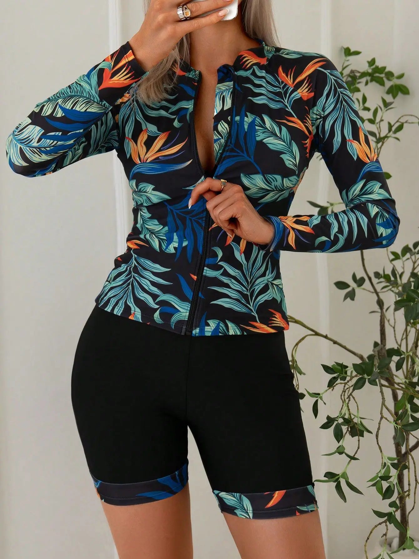 Tropical Leaf Print Tankini Set — Long Sleeve Zipper Top & High Waist Shorts | Women's Two-Piece Swimsuit