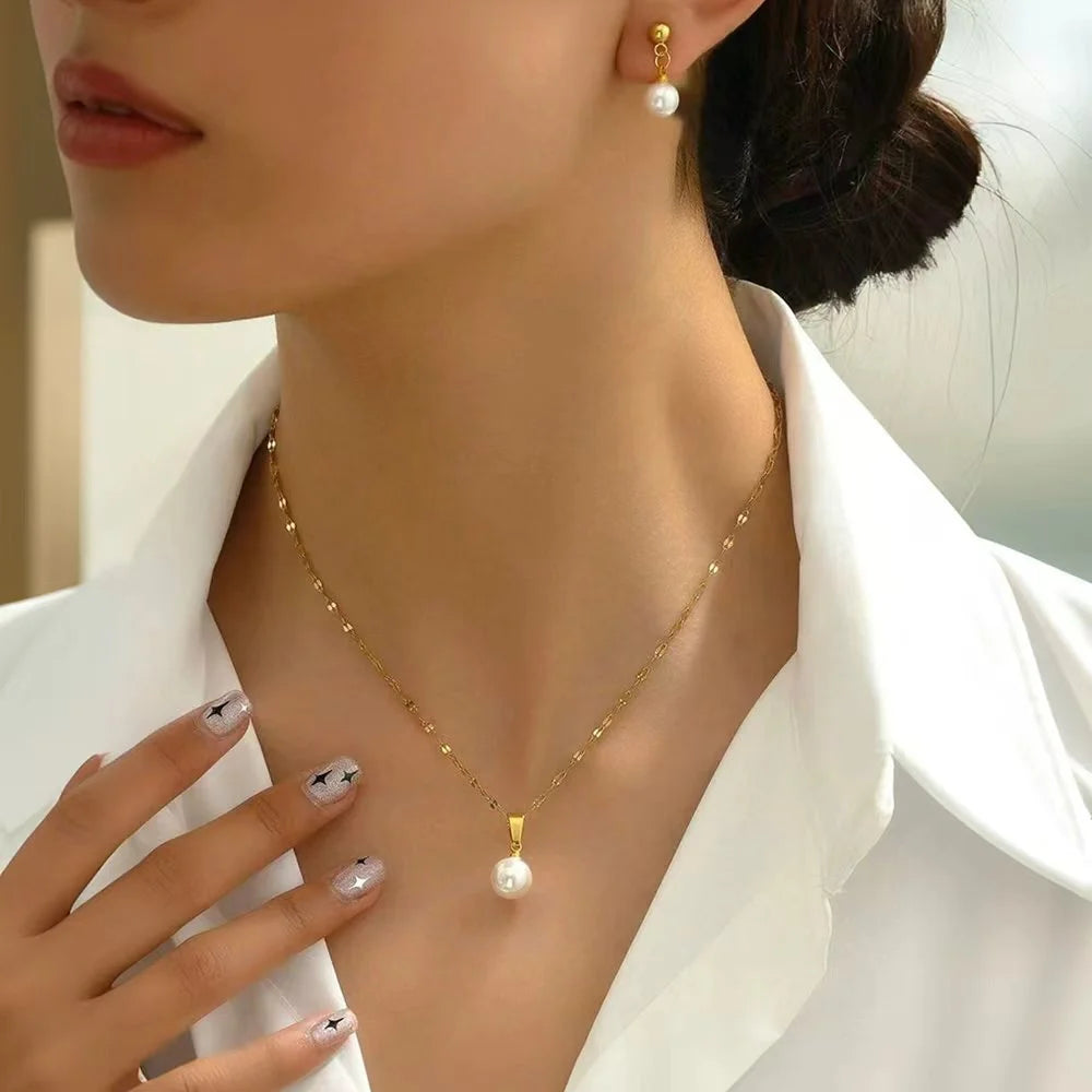 Cubic Heart Jewelry Set – 18K Gold-Plated Stainless Steel Necklace & Bracelet for Women