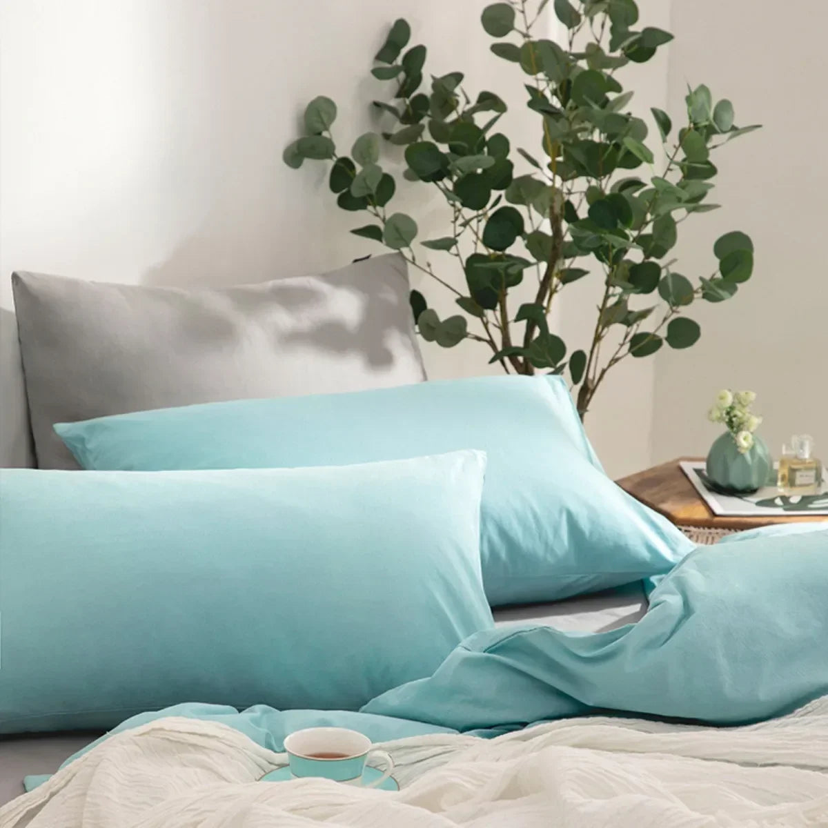 4-Pack Microfiber Pillowcases, Solid Color Envelope Closure