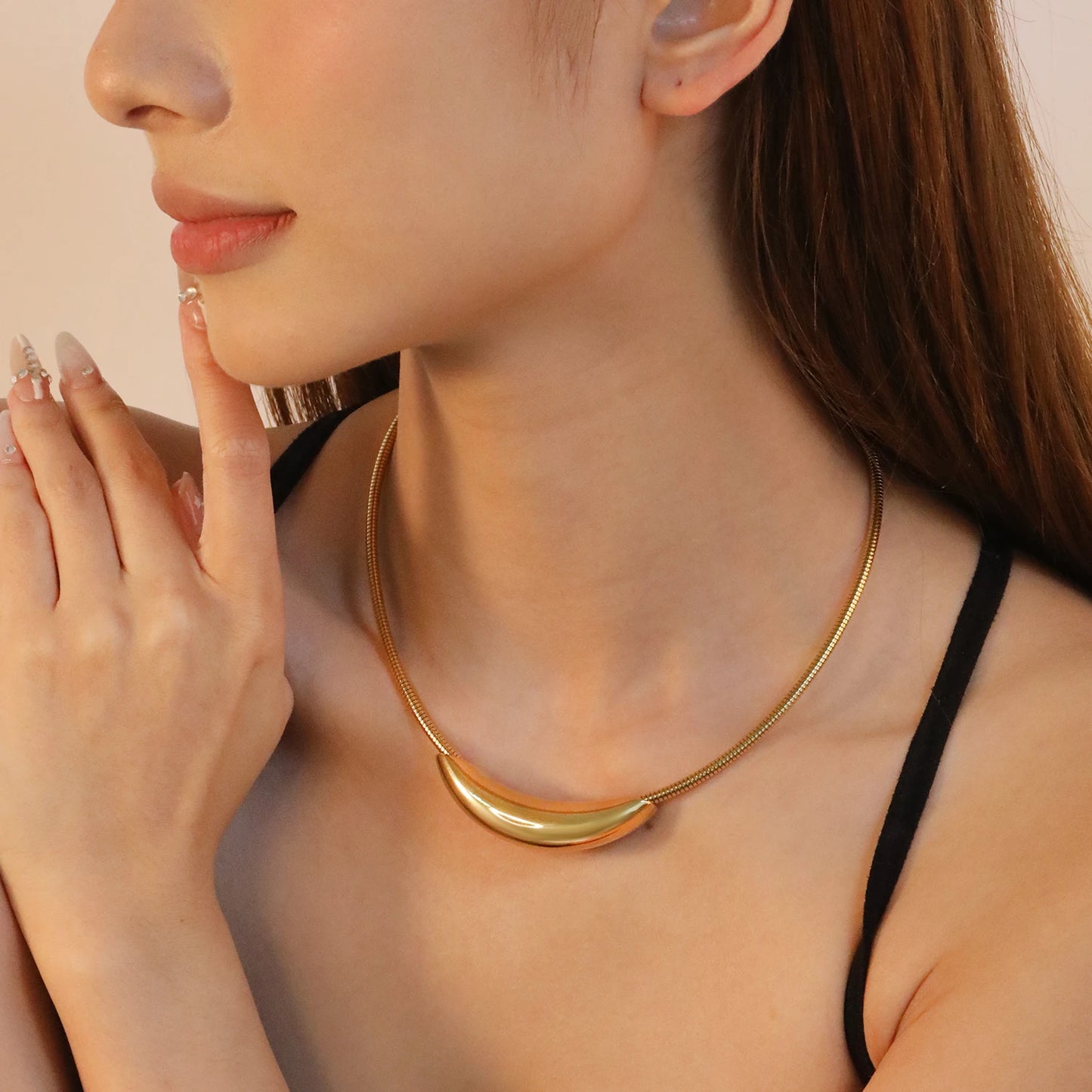 Snake Bone Chain Choker – French Statement Metal Tube Collar Necklace for Women