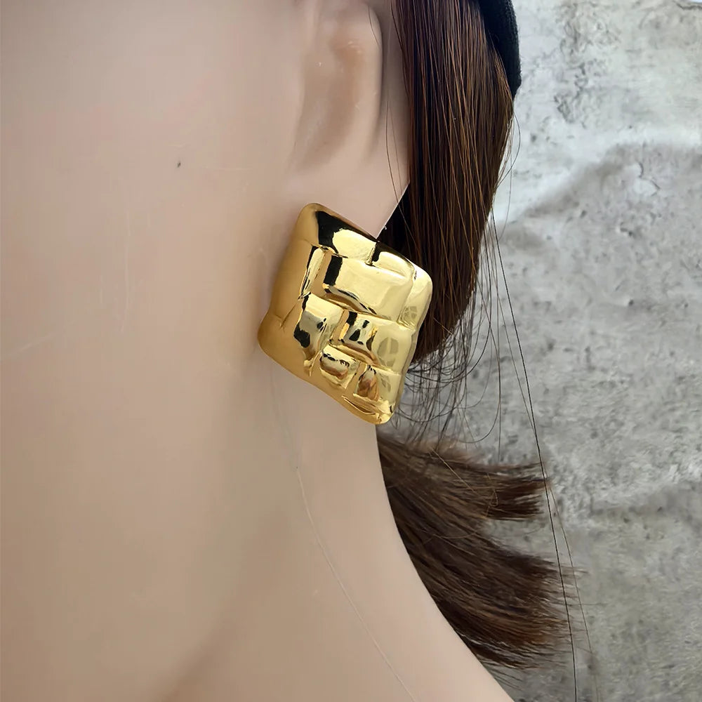 Round Stud Earrings – 18K Gold-Plated Geometric Stainless Steel Piercing Earrings for Women