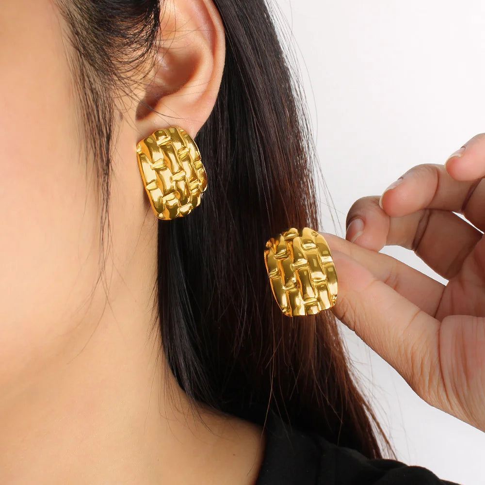 Round Stud Earrings – 18K Gold-Plated Geometric Stainless Steel Piercing Earrings for Women
