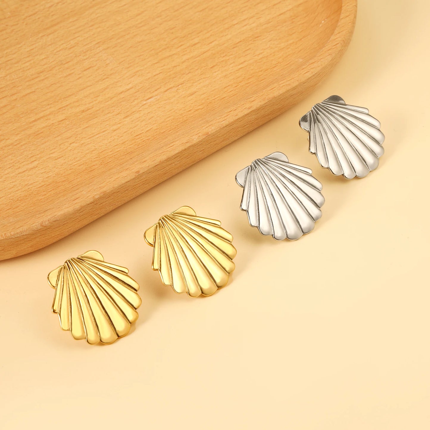 Shell Jewelry Set – 18K Gold-Plated Stainless Steel Necklace, Earrings & Bracelet for Women