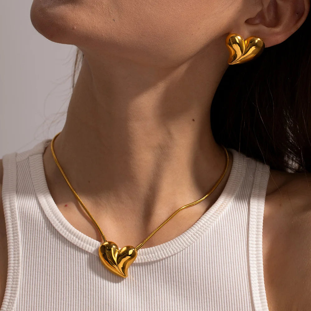 Cubic Heart Jewelry Set – 18K Gold-Plated Stainless Steel Necklace & Bracelet for Women