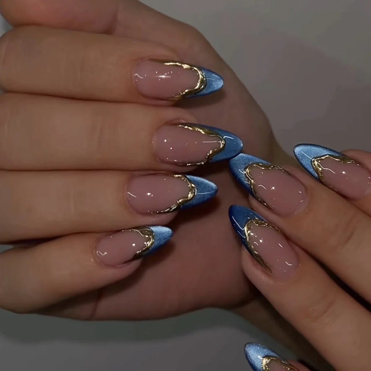 Short Almond Press-On Nails with Glue - Butterfly & Floral Glitter, 24 Pieces
