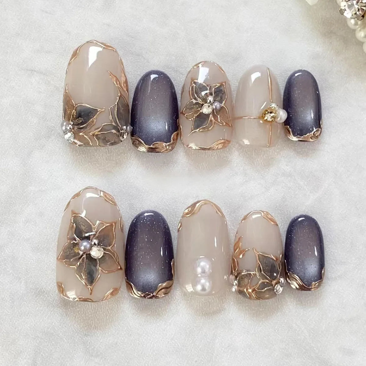 Medium Almond Cat Eye Press-On Nails - Glitter & Gold-Tone Designs, 24 Pieces