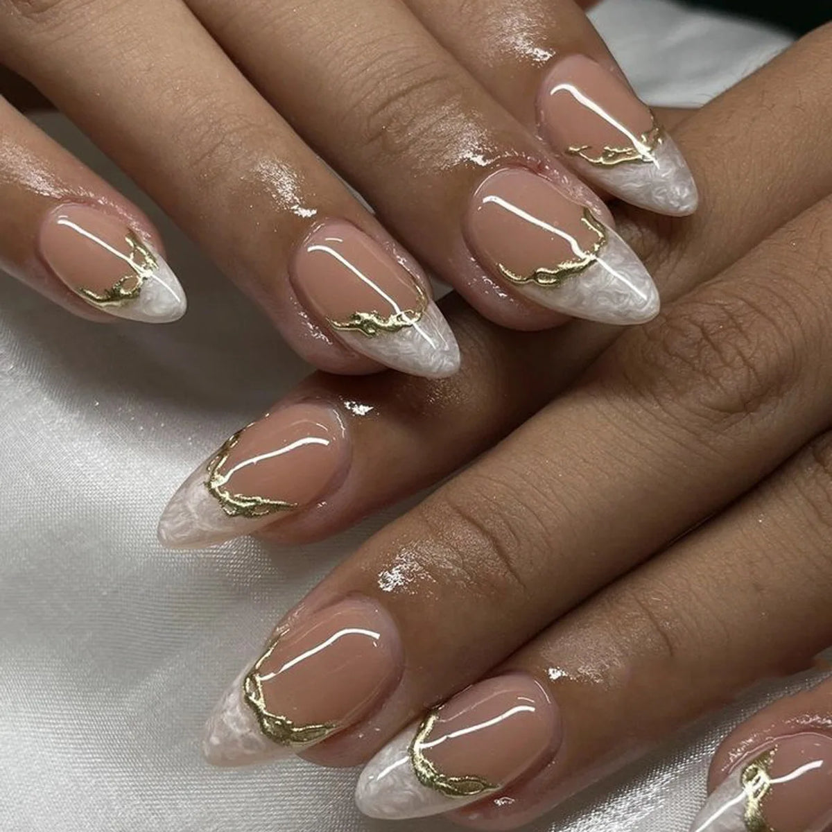 Short Almond Press-On Nails with Glue - Butterfly & Floral Glitter, 24 Pieces
